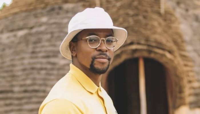 Maps Maponyane Biography, Girlfriend, Net Worth, Father, Buns Out Burger Joint